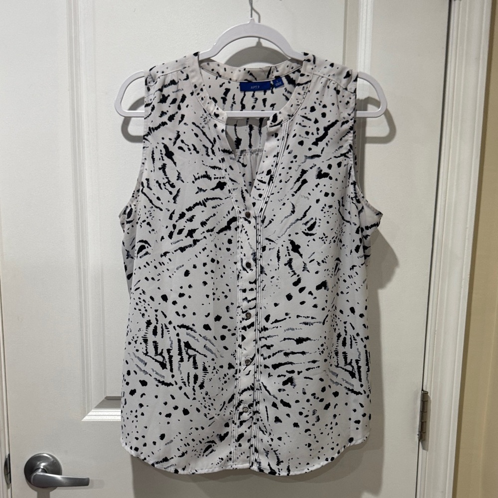 Apt. 9 Black and White Patterned Blouse